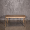 Mesa de comedor contemporánea de madera maciza para interiores cálidos y sofisticados