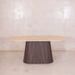 Mesa de comedor moderna de nogal con cubierta de mármol travertino para interiores contemporáneos