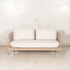 Loveseat con cojines de asiento y respaldo tapizados en tela para exterior color beige, diseñado para brindar comodidad y estilo.
Su base está fabricada en madera maciza de Acacia, con una estructura de aluminio en asiento y respaldo, tejida con cuerda náutica que aporta durabilidad y un diseño elegante.
Perfecto para tu casa de playa, combinando resistencia y sofisticación.
Encuéntralo en Prisma Muebles | Playa del Carmen y Tulum.